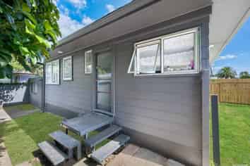 1/12 Naomi Place, Manurewa