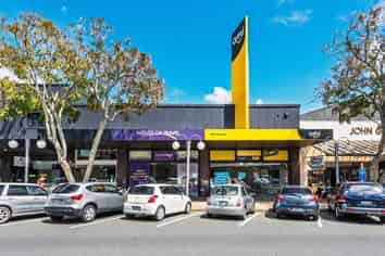 Vibrant Hurstmere Road Retail
