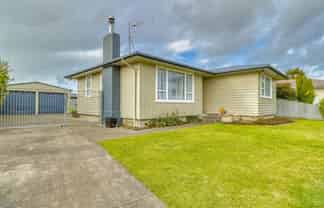 6 Biggs Crescent, Pirimai