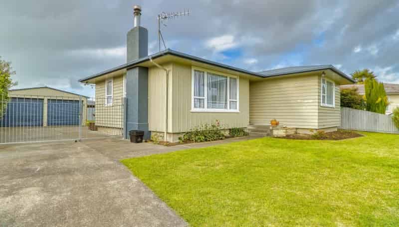 6 Biggs Crescent, Pirimai