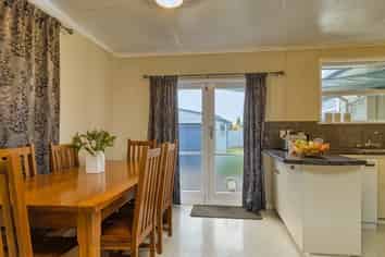 6 Biggs Crescent, Pirimai