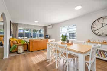 2/14A Fifth Avenue, Avenues