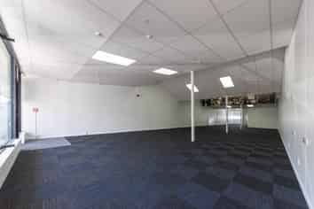 Takapuna retail in a fantastic location