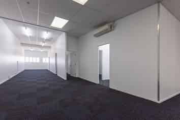 Takapuna retail in a fantastic location