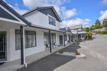Nearest Motel Dunedin Airport. 1st into Mosgiel.