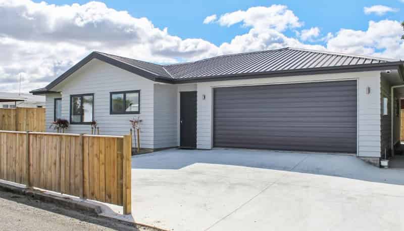 99A Ferguson Street, West End