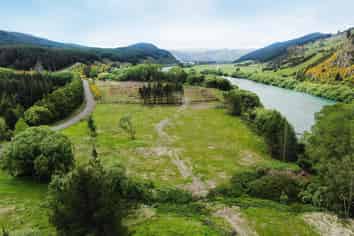 579 Rongahere Road, Beaumont, Lawrence