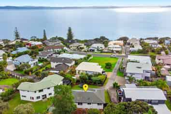 7 Pacific Parade, Army Bay