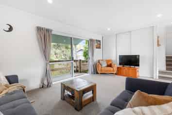 2/13 Aralia Road, Sunnynook