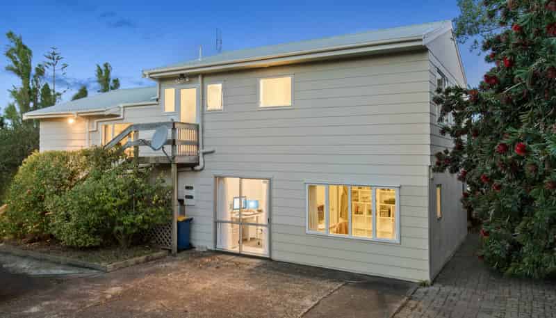 2/13 Aralia Road, Sunnynook