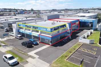 Road frontage office and warehouse