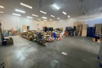 Road frontage office and warehouse