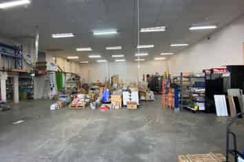 Road frontage office and warehouse