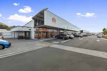 BRAND NEW UNIT WITH 10 YEAR LEASE