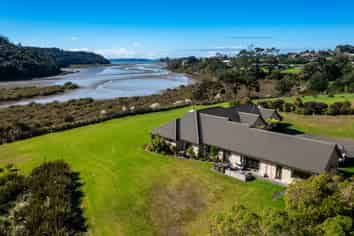 107 Warman Road, Okura