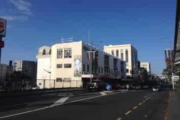 Hidden Newmarket Gem with Carparks!