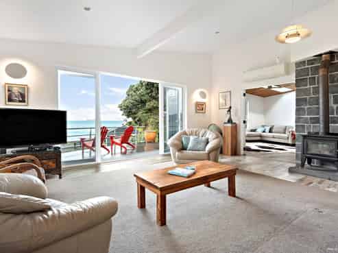 6 Whatipu Road, Huia