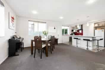 4 Erceg Way, Rosehill