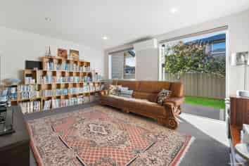 4 Erceg Way, Rosehill