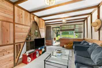 9 McCulloch Road, Panmure