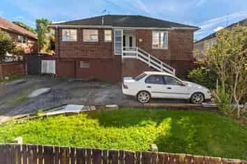 9 McCulloch Road, Panmure