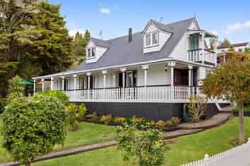 121 Roseberry Avenue, Birkenhead