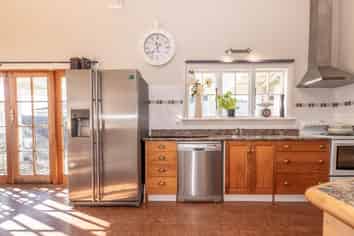 9 Queen Street, Westport