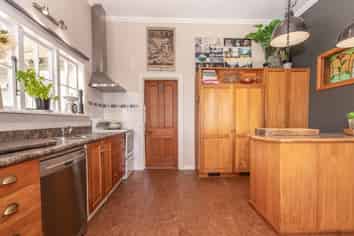 9 Queen Street, Westport