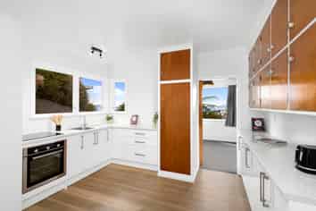 36 Akatea Road, Korokoro