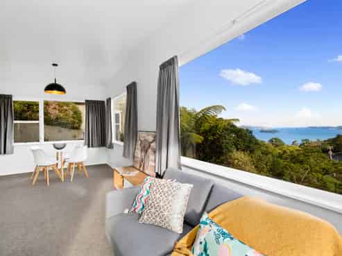 36 Akatea Road, Korokoro