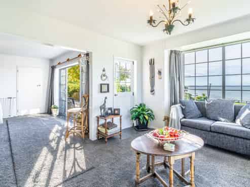 190 Rocks Highway, Riverton