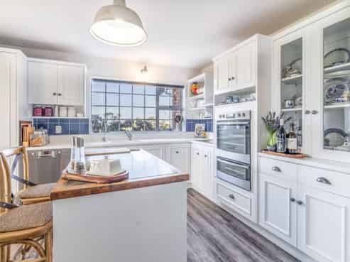 190 Rocks Highway, Riverton