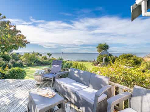 190 Rocks Highway, Riverton