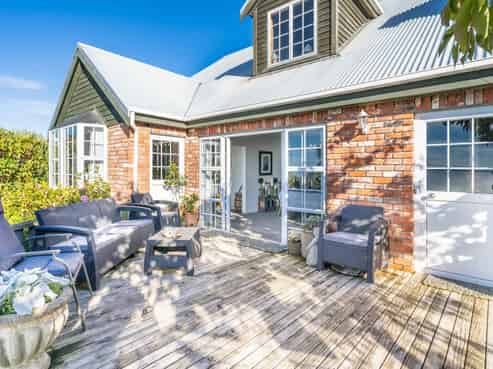 190 Rocks Highway, Riverton