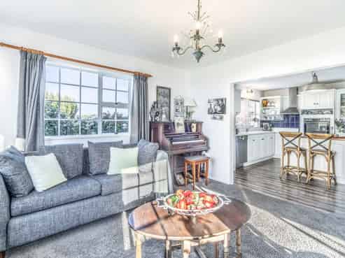 190 Rocks Highway, Riverton