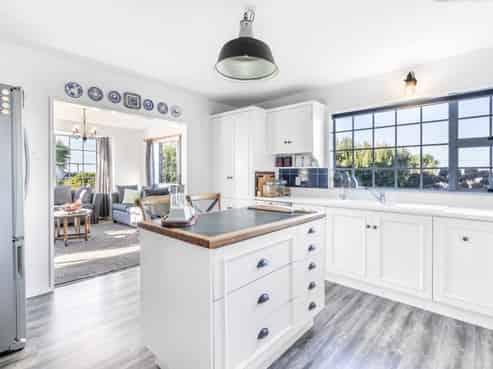 190 Rocks Highway, Riverton