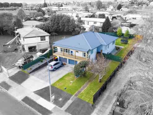 166 Poike Road, Poike