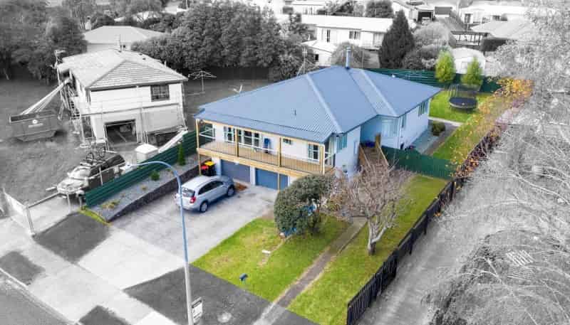 166 Poike Road, Poike