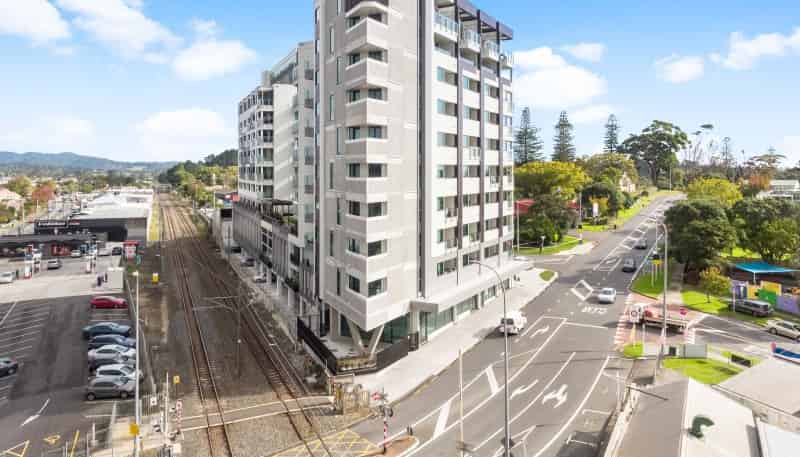 6 Waikumete Road, Glen Eden