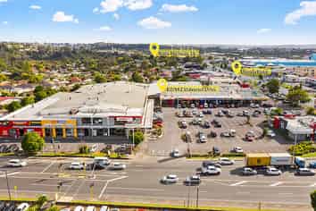 LINCOLN NORTH RETAIL