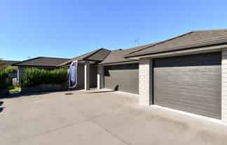 8 Hector Drive, Rototuna North