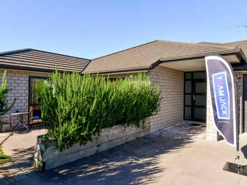 8 Hector Drive, Rototuna North