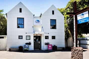 Accommodation business - must sell!