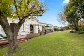 52 Lake Rd, Devonport