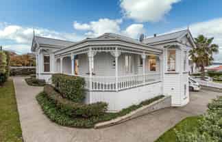 52 Lake Rd, Devonport
