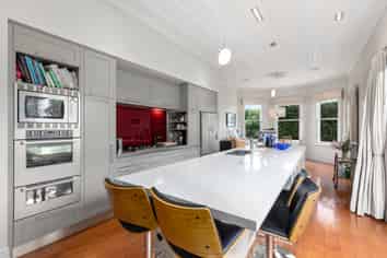 52 Lake Rd, Devonport