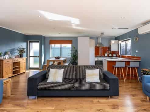 2 Valerie Street, Clive