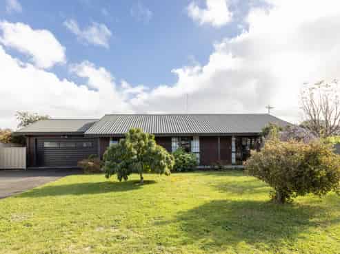 2 Valerie Street, Clive