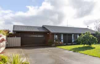 2 Valerie Street, Clive