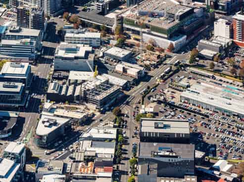 MODERN AND DYNAMIC OFFICE